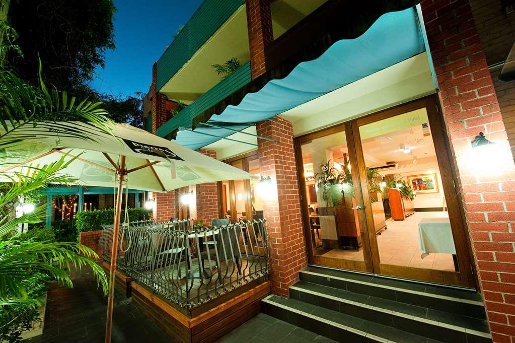 Отель Ramada By Wyndham Brisbane Windsor Ресторан фото