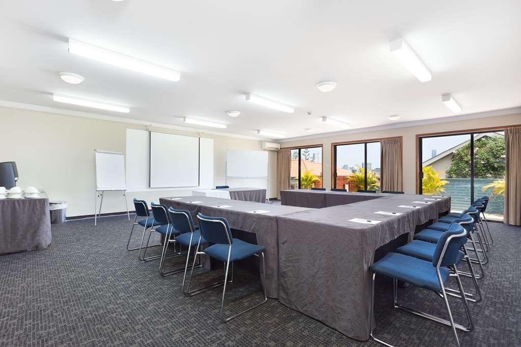 Отель Ramada By Wyndham Brisbane Windsor Удобства фото