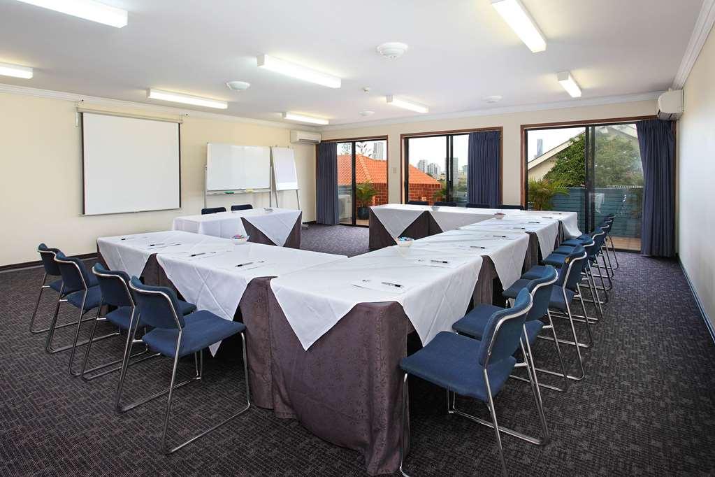 Отель Ramada By Wyndham Brisbane Windsor Удобства фото
