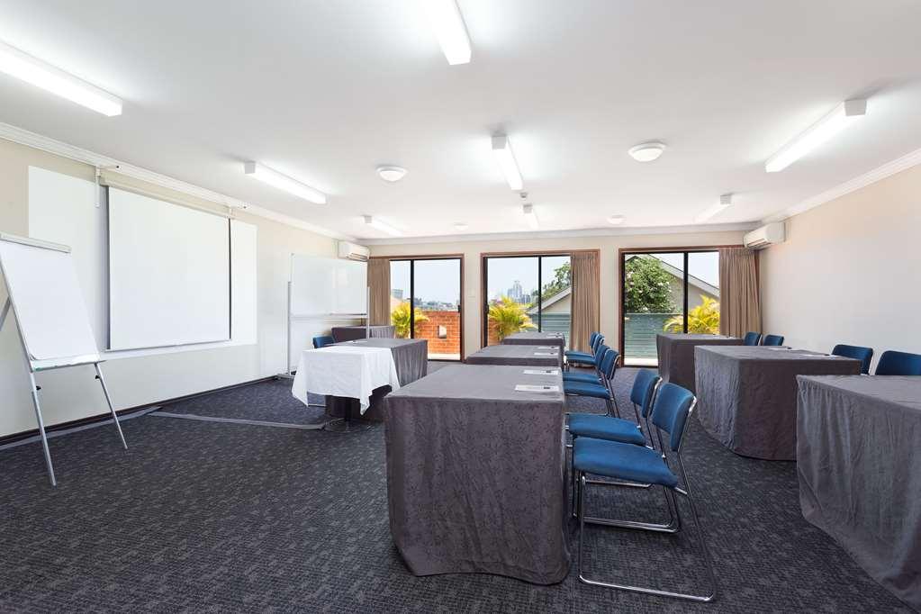 Отель Ramada By Wyndham Brisbane Windsor Удобства фото